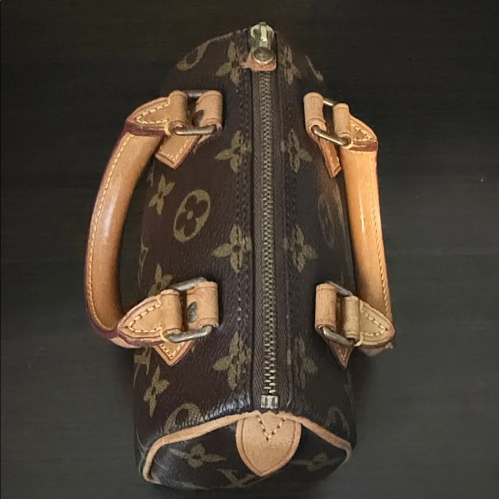 Louis Vuitton Nano Speedy
TH0945 - Picture 4 of 14